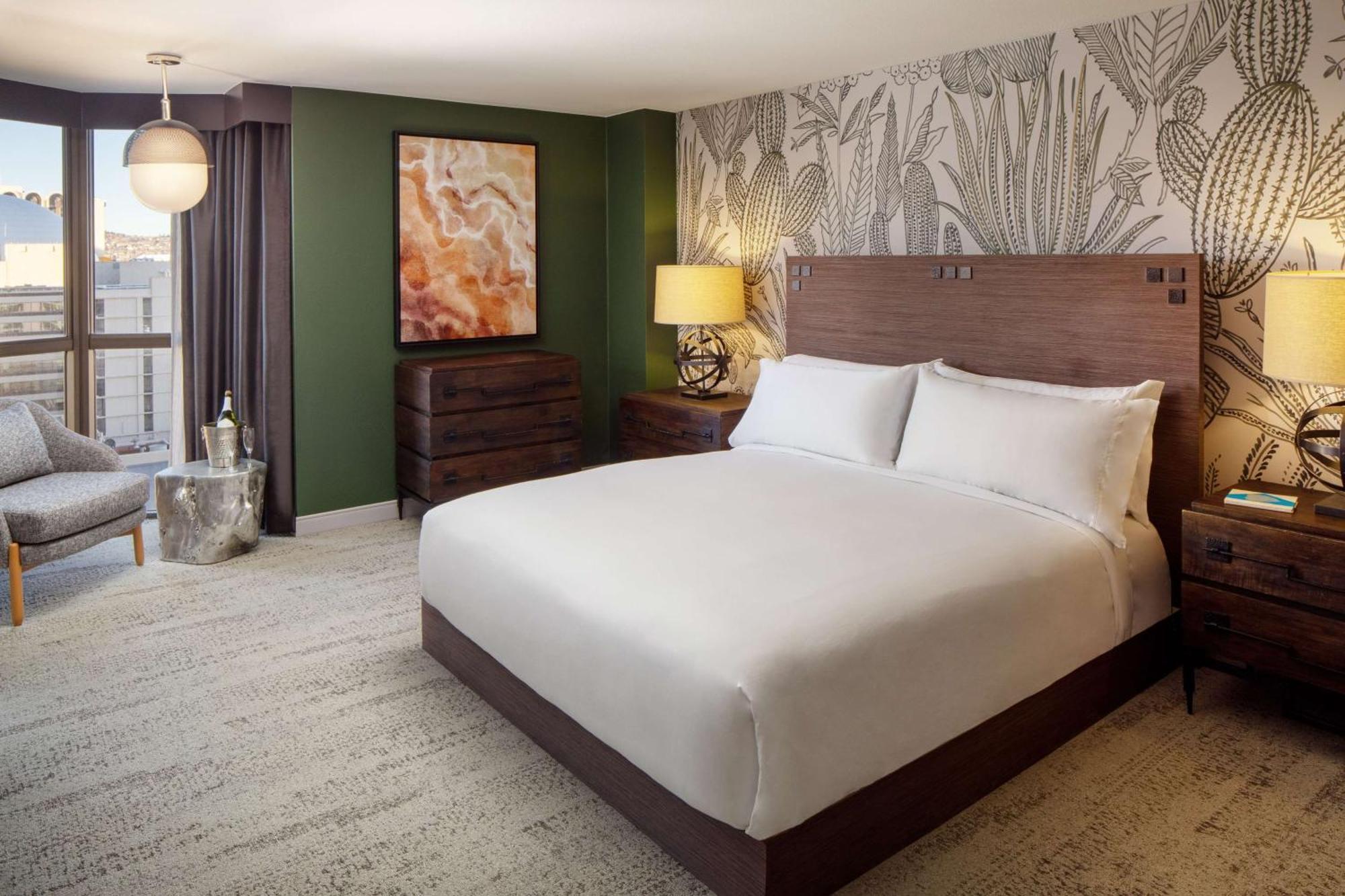 One-Bedroom King Suite