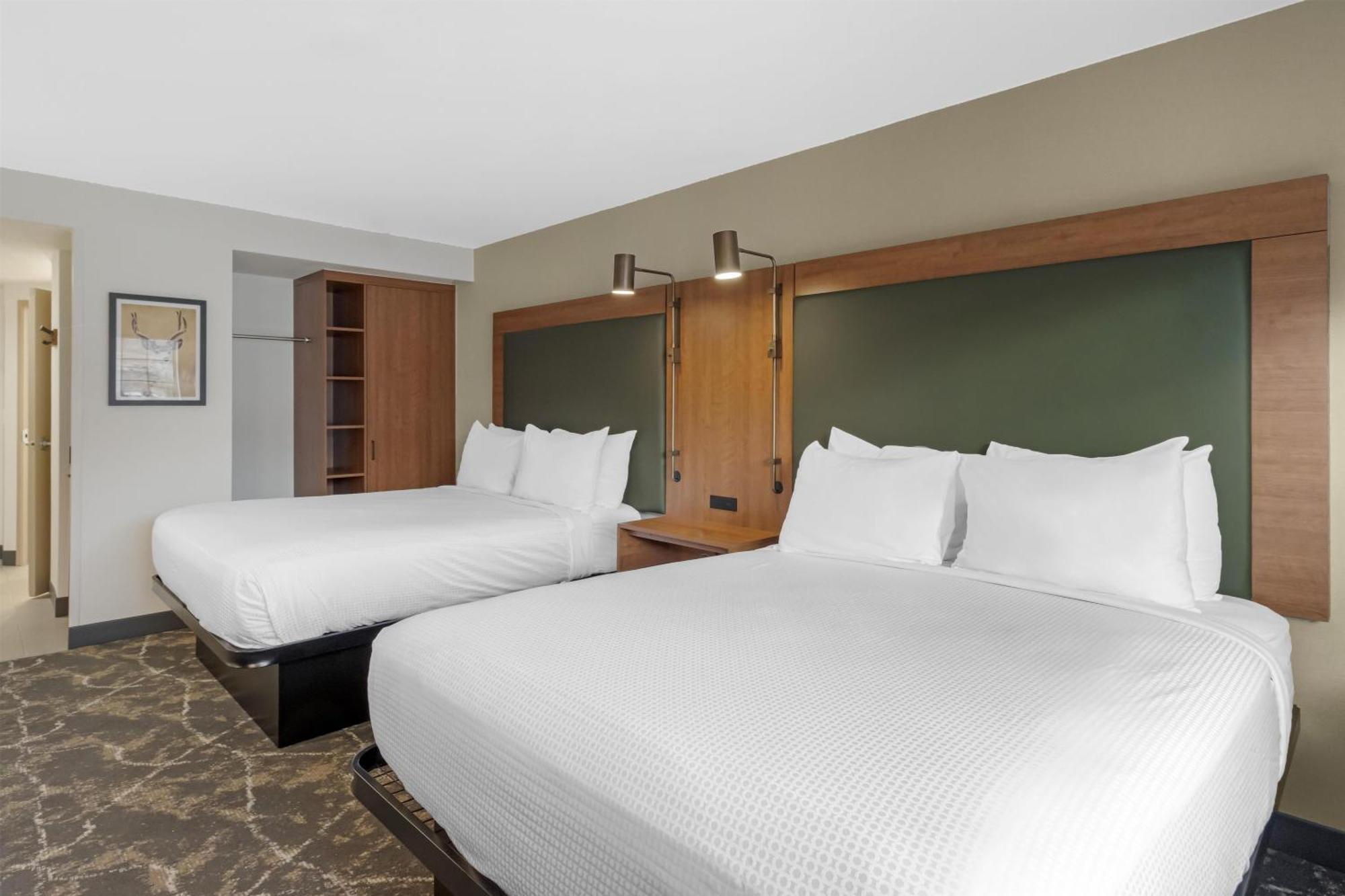 Queen Room Two Queen Beds Non-Smoking